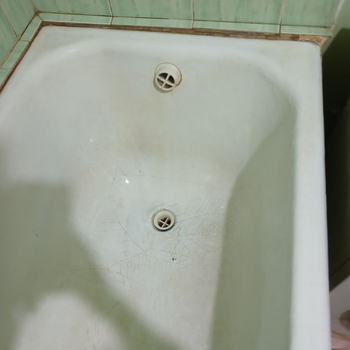 Продаётся Ванная чугунная