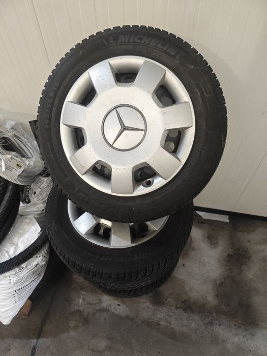 Гуми с джанти 205/55/16 мерцедес