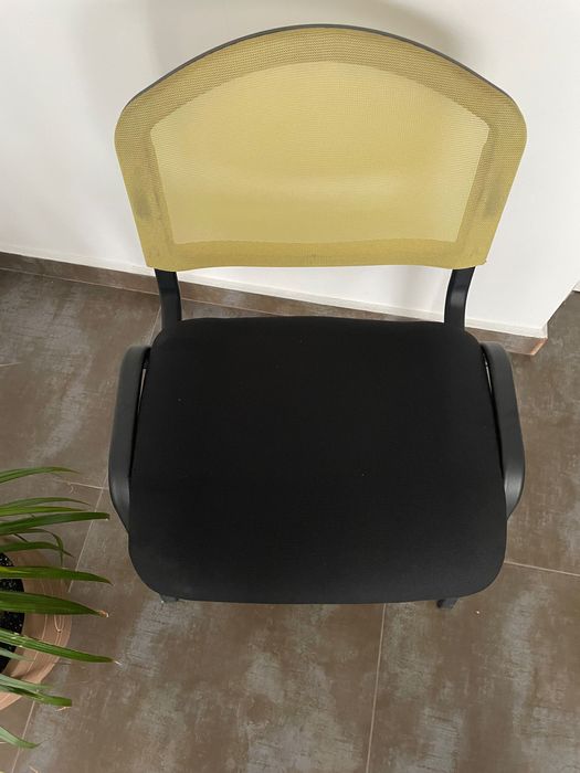 Конферентен стол