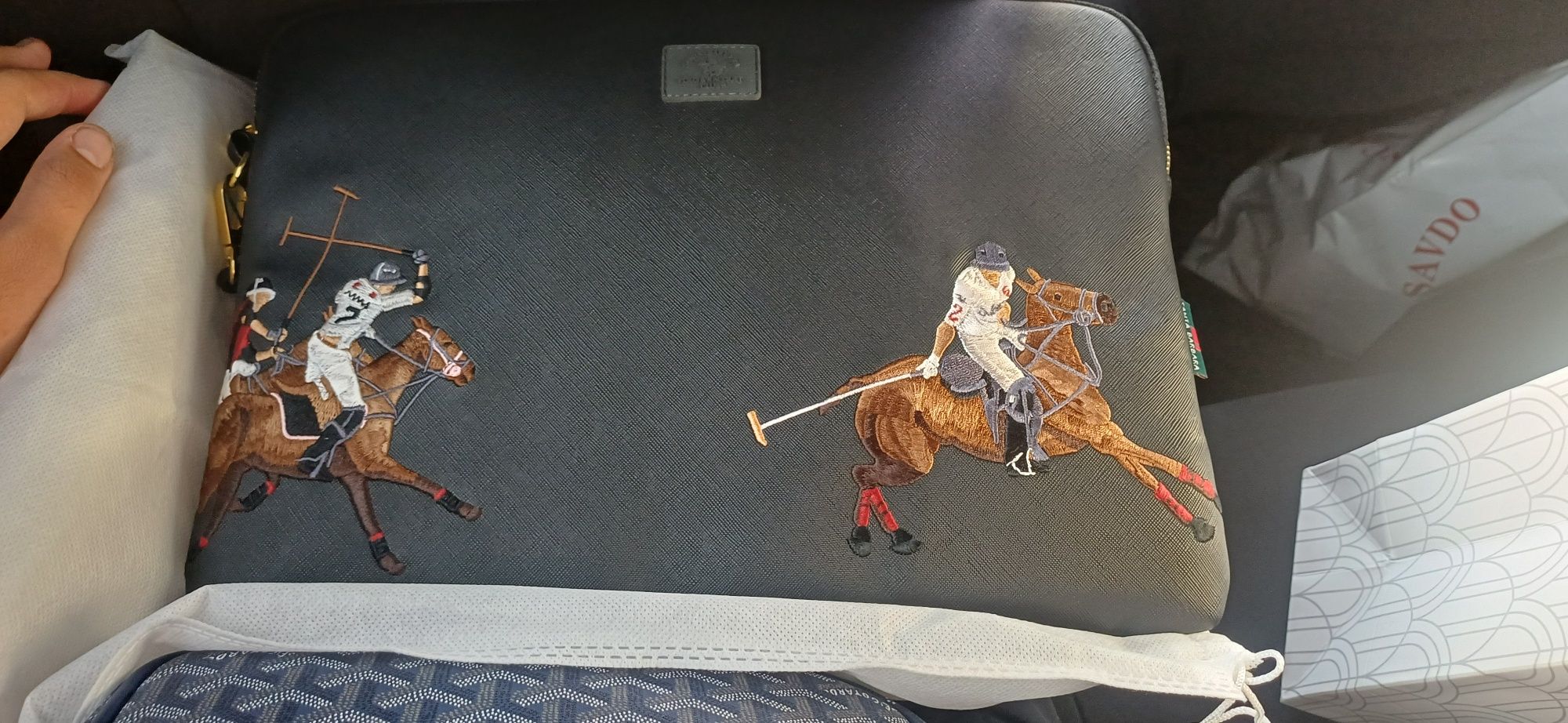 Polo Santa barbara,  old money