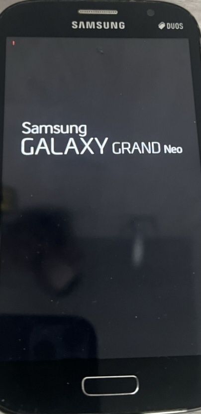 Смарт телефон с две Sim карти SAMSUNG GALAXI GRANT NEO DUOS