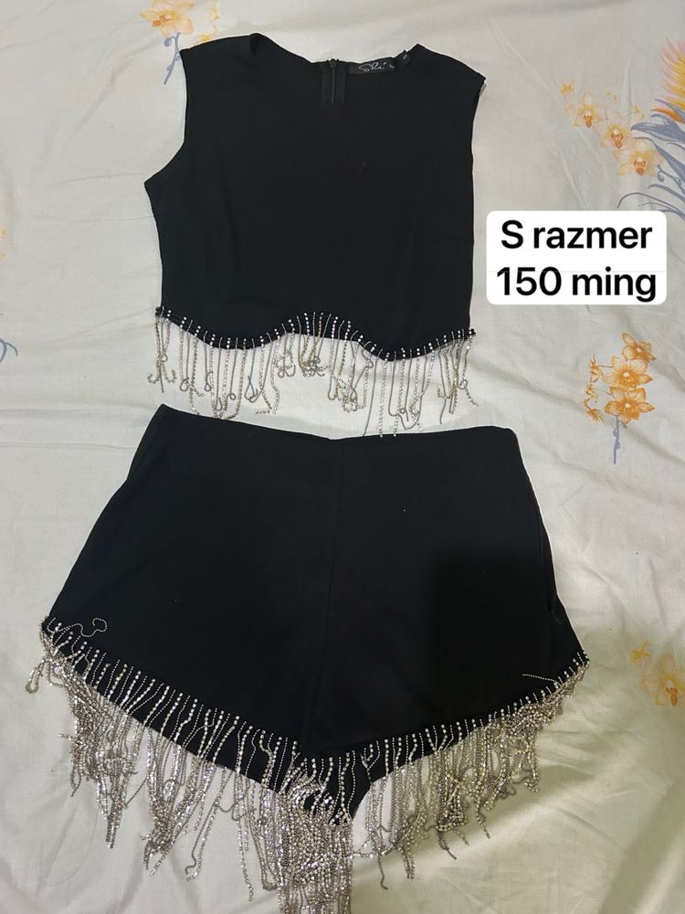 B/U kiyimlar sotiladi