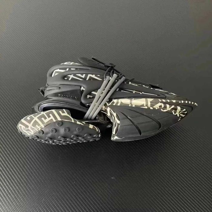 Balmain Unicorn Orice Model