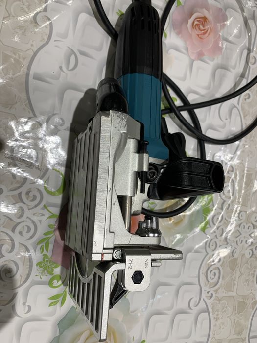 Makita PJ7000/220 V/701 W/ нут фреза
