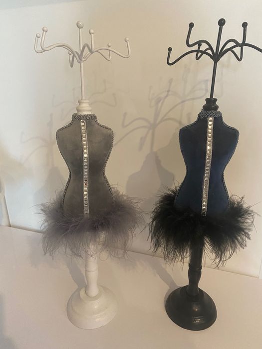 Suport elegant bijuteri sau accesorii mobila