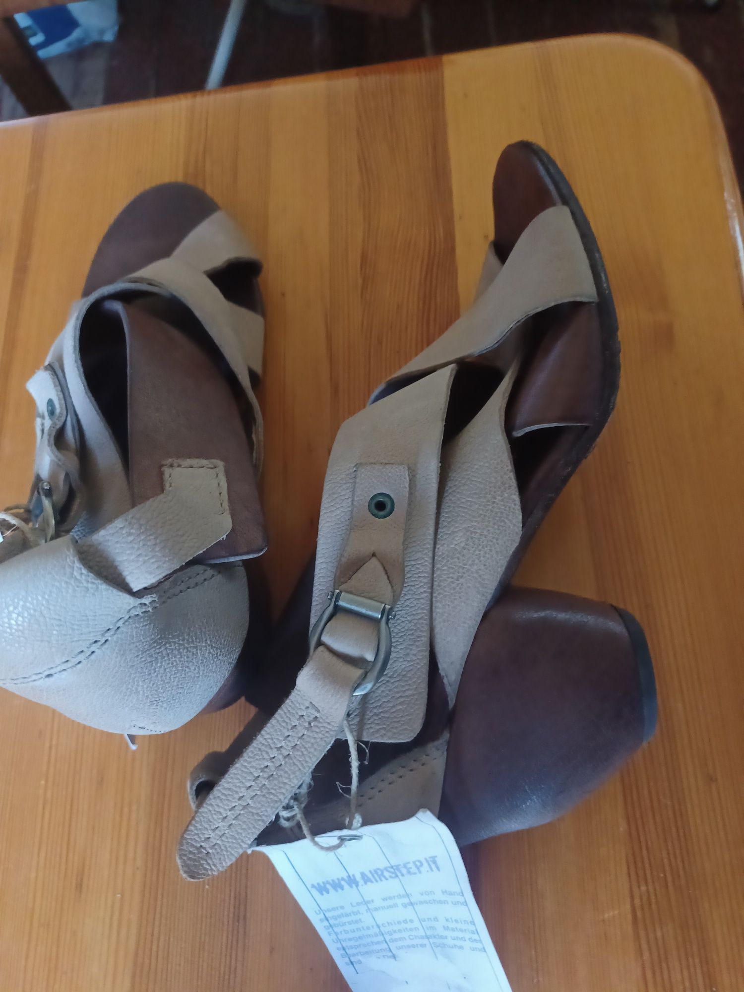 Кожени сандали Airstep