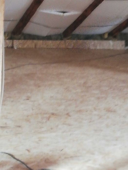 Vând apartament la casă