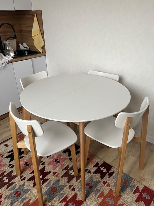 Кухонный стол круглый