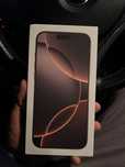 Vând iPhone 16 pro max 256 sigilat
