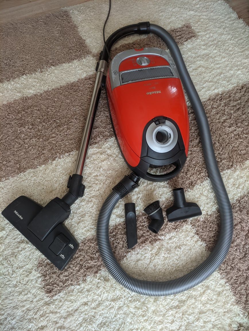 Прахосмукачка Miele 1600w.