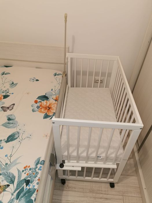 Pătuț din lemn dimensiune 90/50 și clădită cu suport și reductor