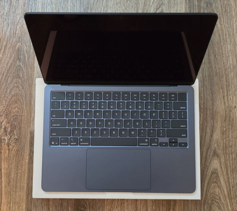 MacBook Air 13 M4 16/256 новый