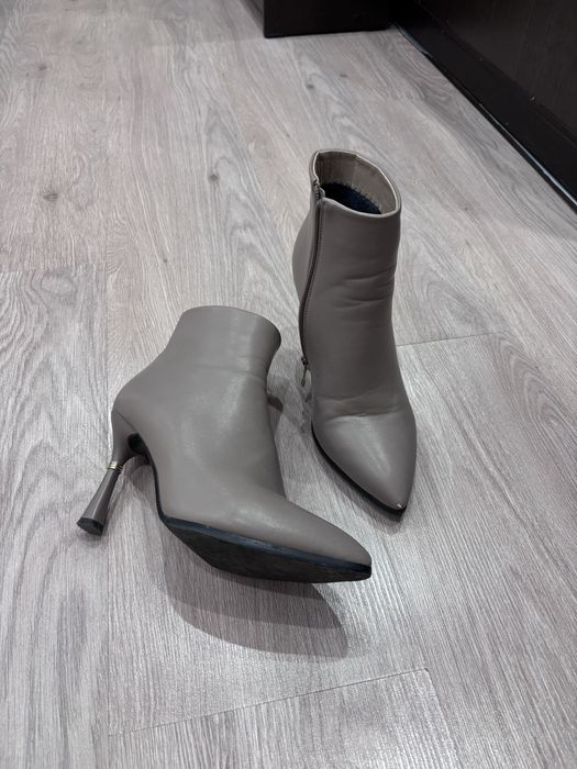 С а п о г и  ж е н с к и е б о т и л ь о н ы р 3 6