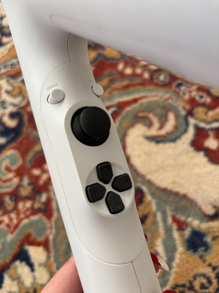 Безжичен контролер за PlayStation 4 и 5