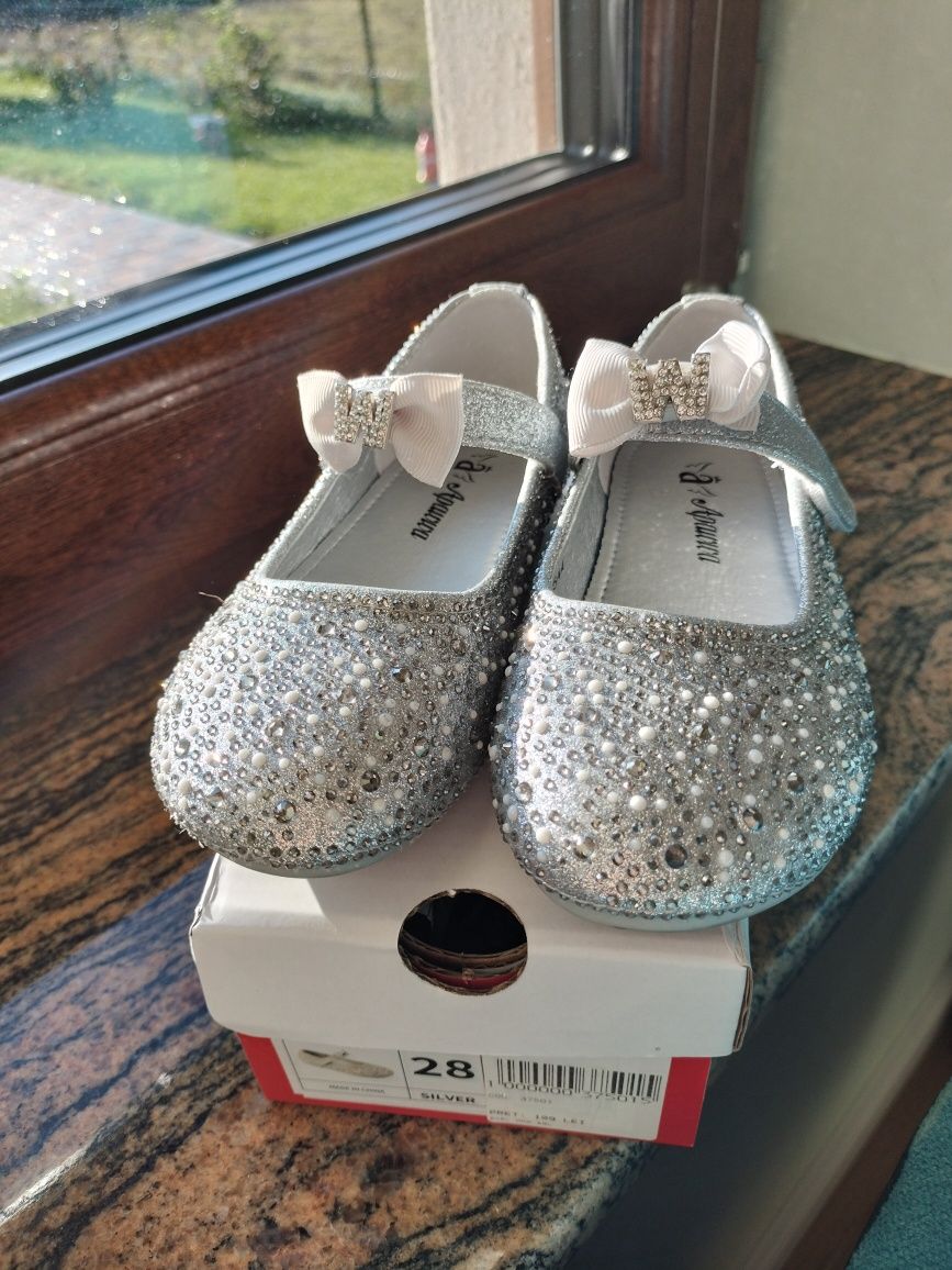 Pantofi cu perle