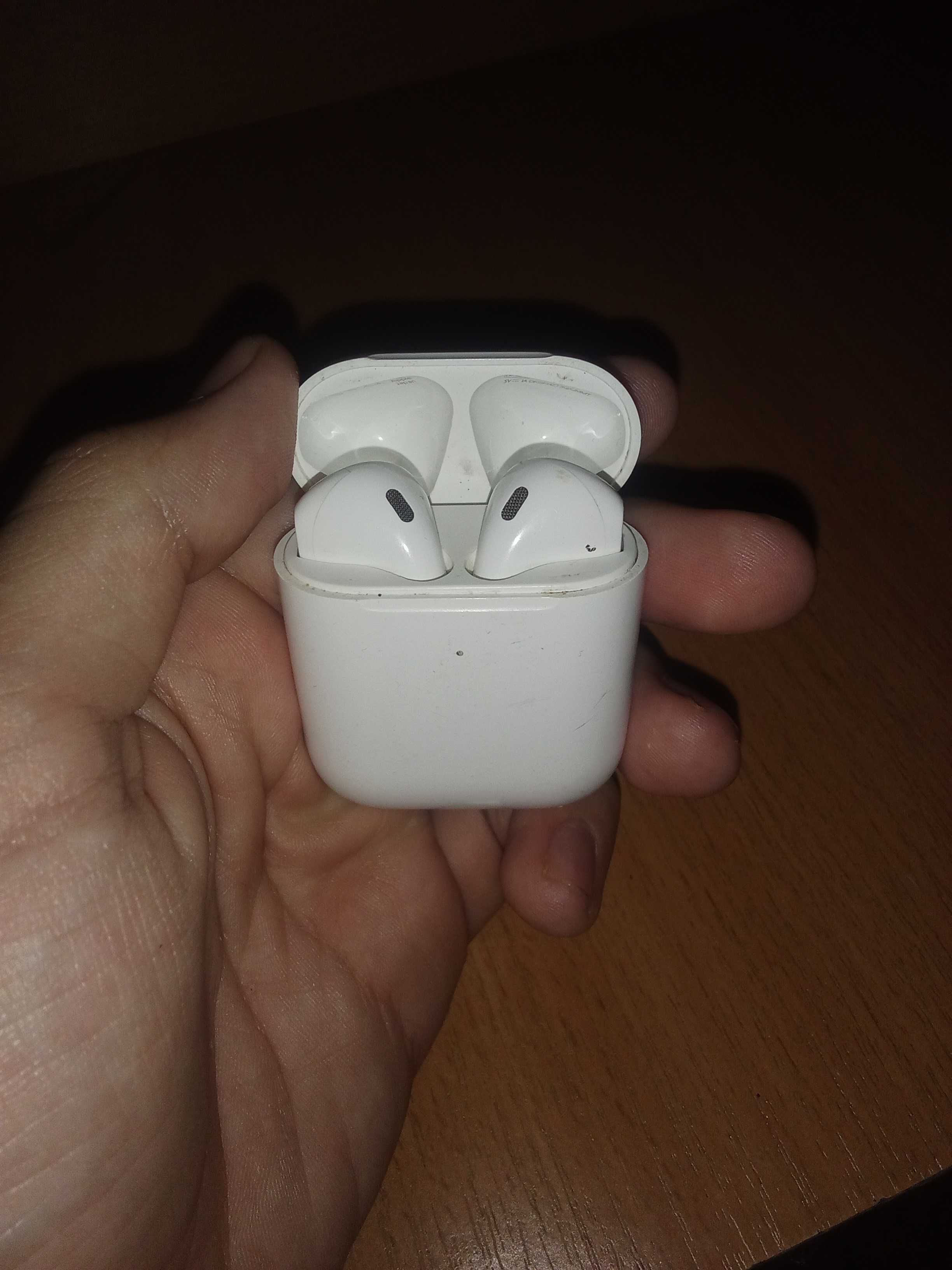 AirPods Наушники