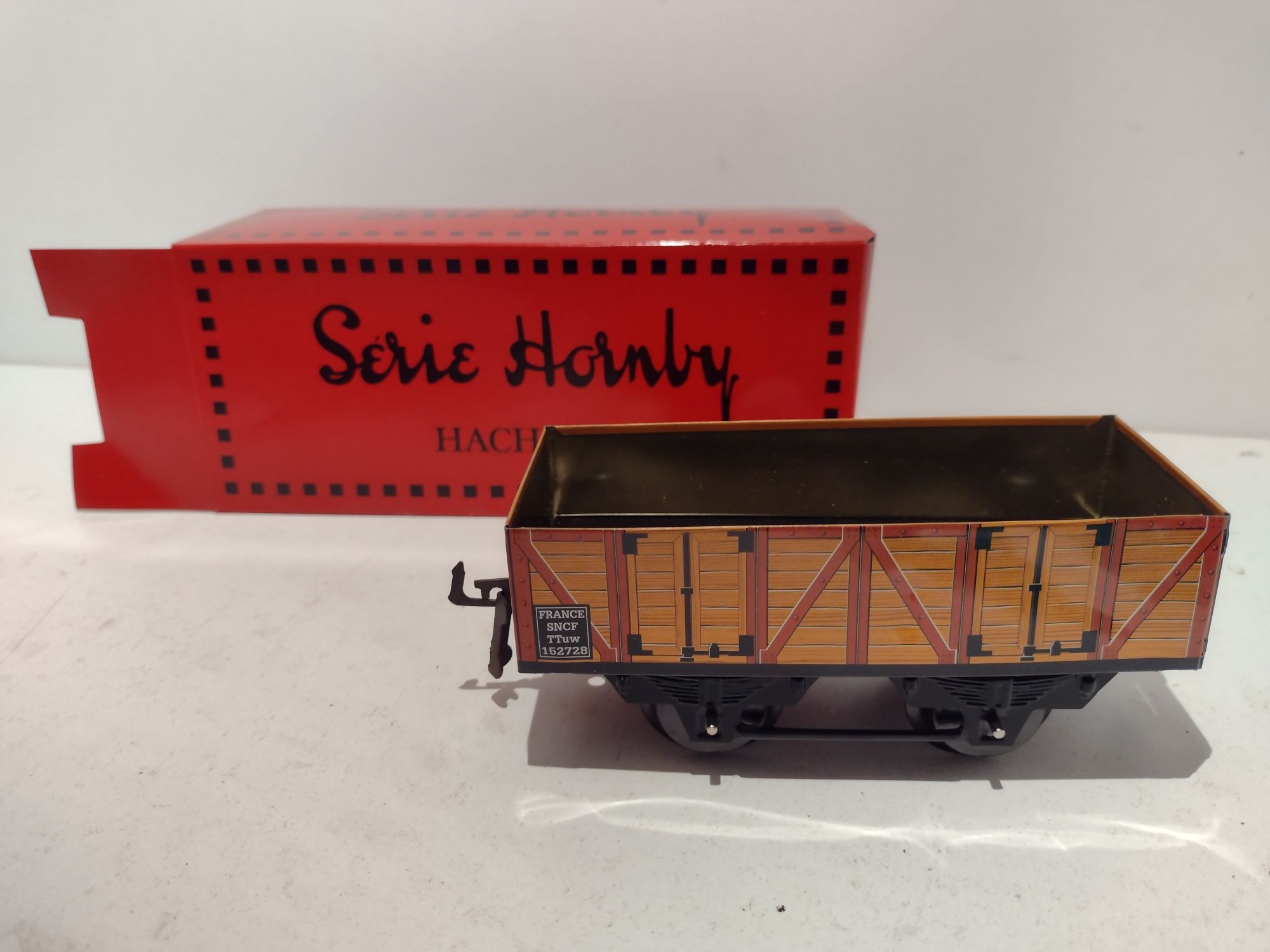 2) Macheta vagon trenulet Hornby scara 0