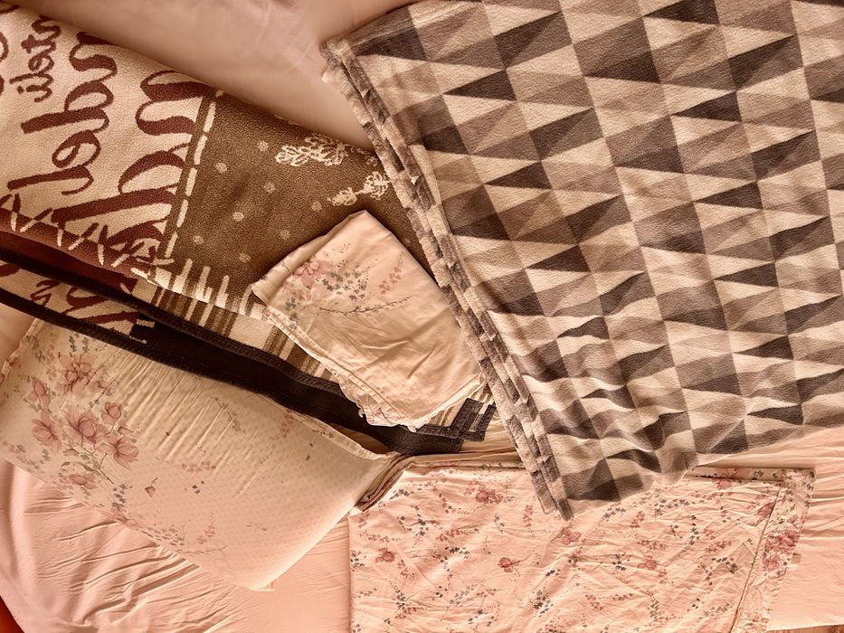 Две одеала,плик и две калъфки