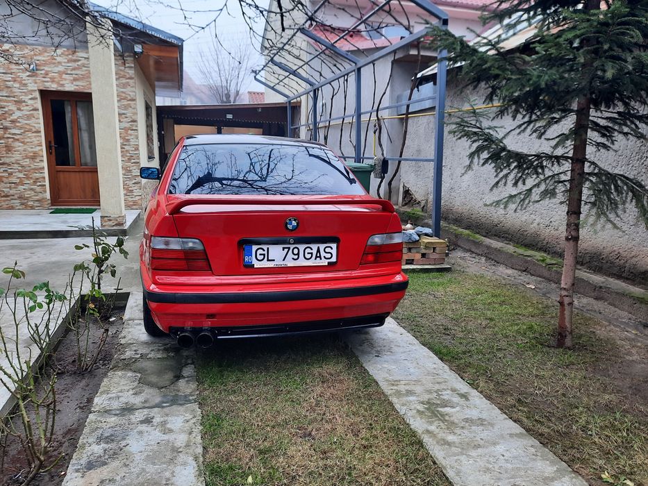 Bmw e 36  seria 3 berlina