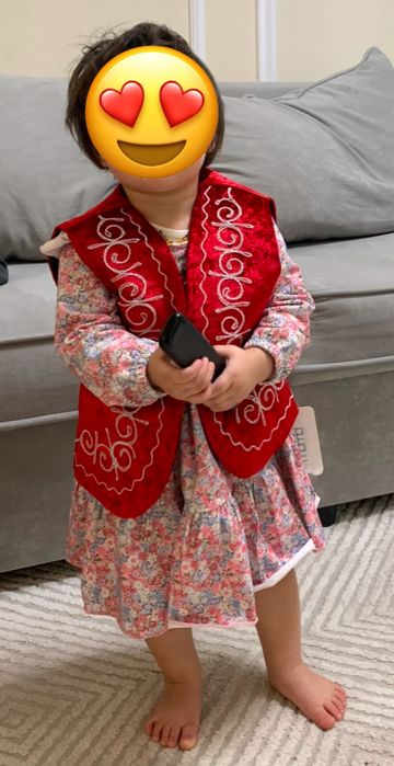 Продам жилетку детскую