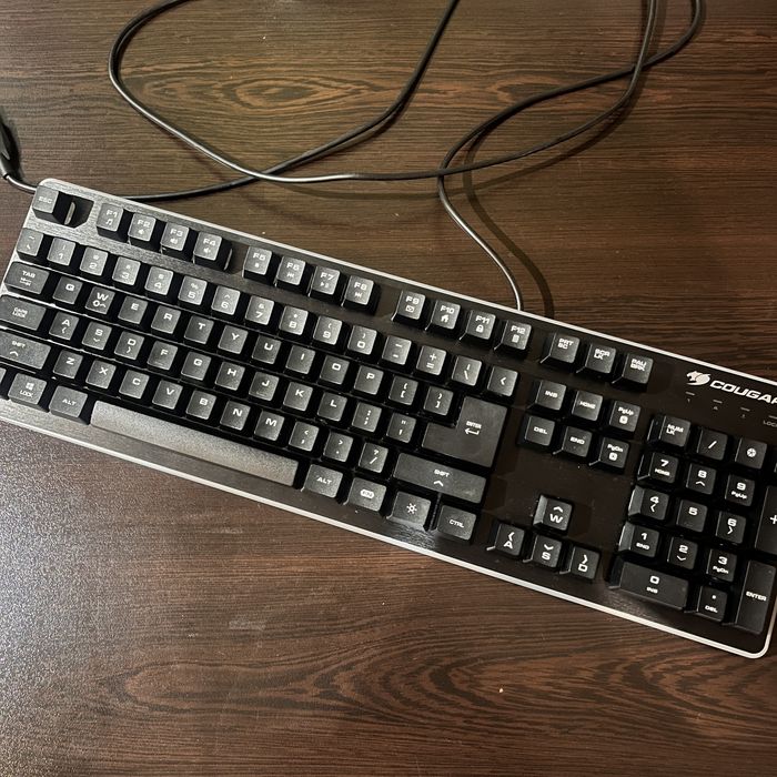 Геймърска Хибридна Механична Клавиатура Cougar CORE с RGB подсветка