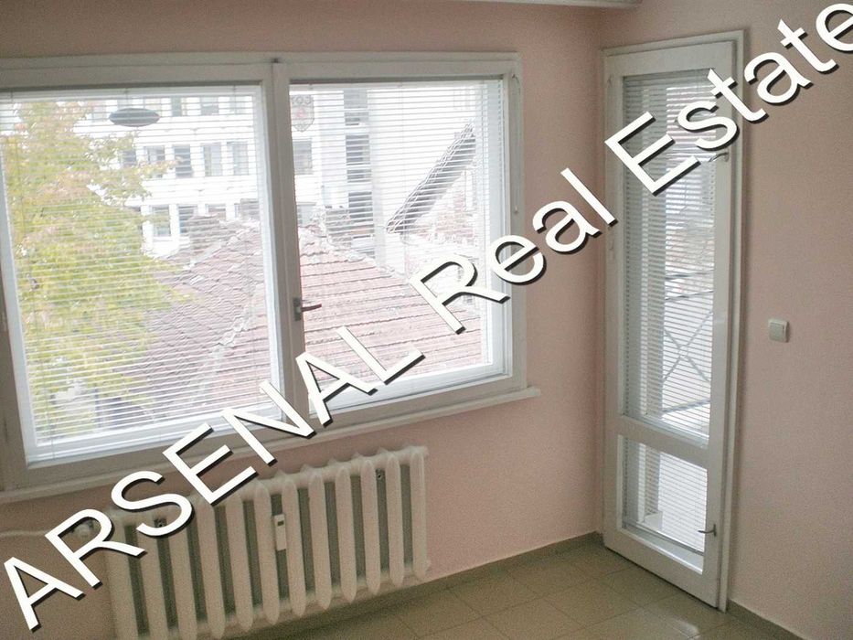 Продава се Тристаен апартамент в София, Център - 100 кв.м за 3500 €/кв.м - Снимка #2