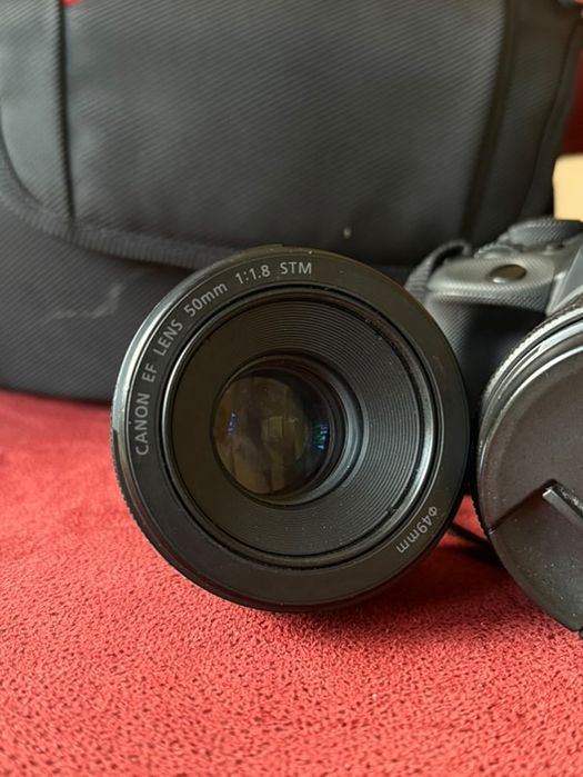 Фотоапарат Canon EOS 100D