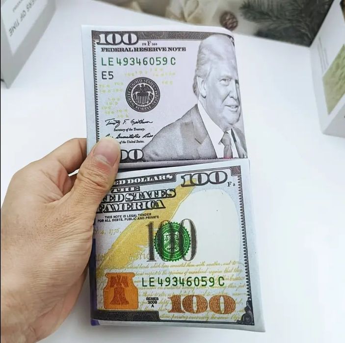 Portofele tip bancnote: 100USD/ UN MILION USD/TRUMP. Super încăpătoare