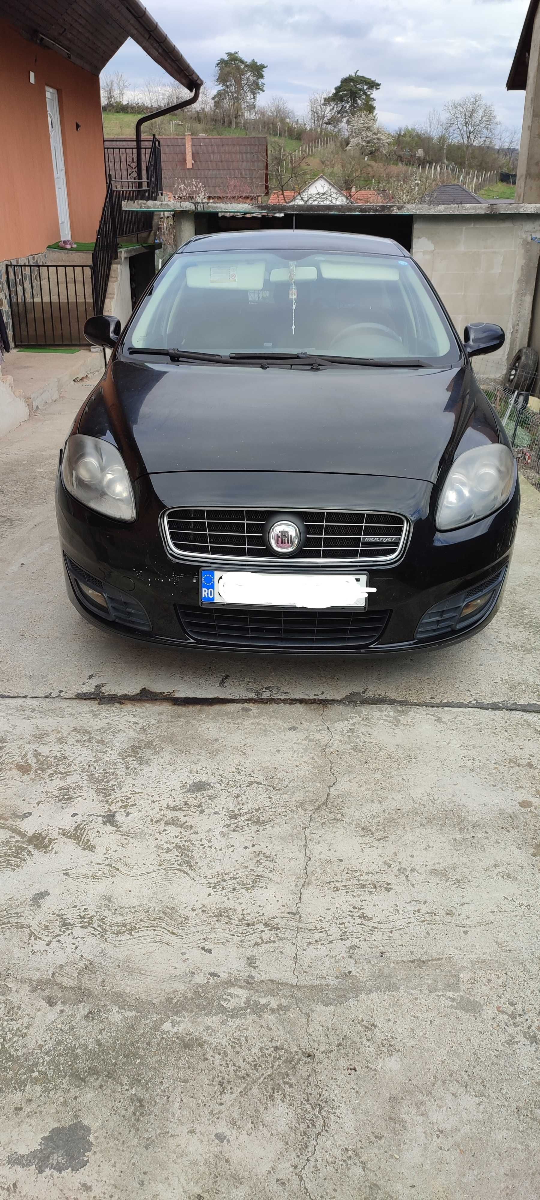 Vând Fiat croma.