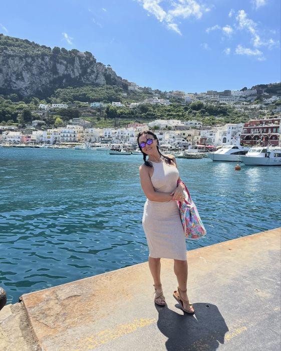 Rochie de vara crem de la Stradivarius