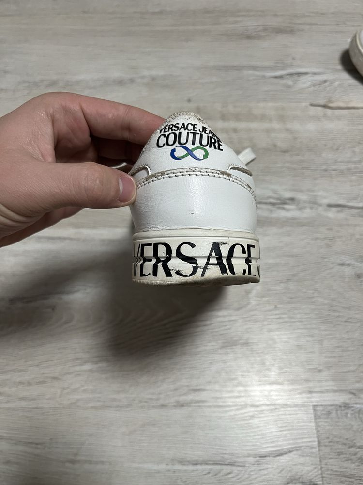 Vand adidasi versace jeans couture