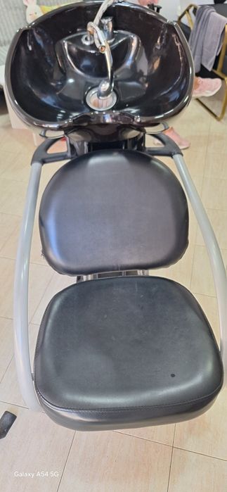 Фризьорска измивна колона