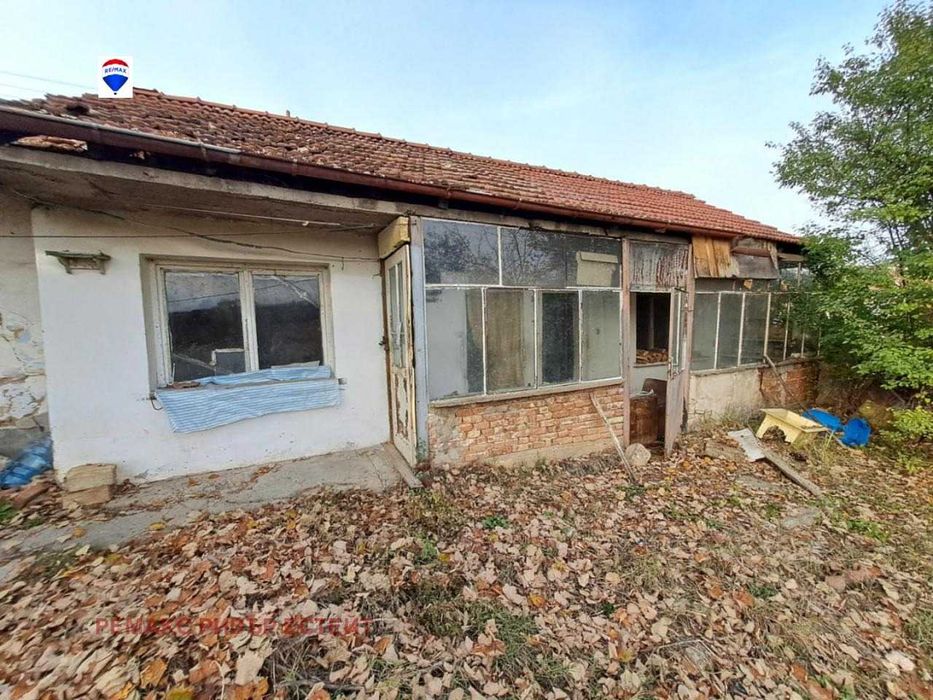 Къща с двор в с. Красен, обл. Русе