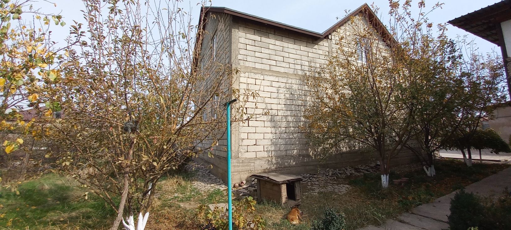 Продаётся два дома на одном участке