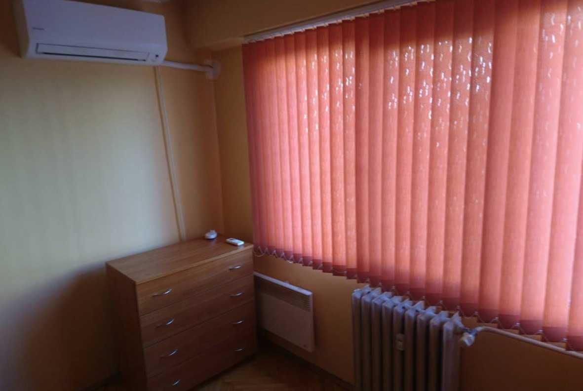 Дава се под наем Двустаен апартамент в Бургас, Славейков - 60 кв.м за 165 € - Снимка #2