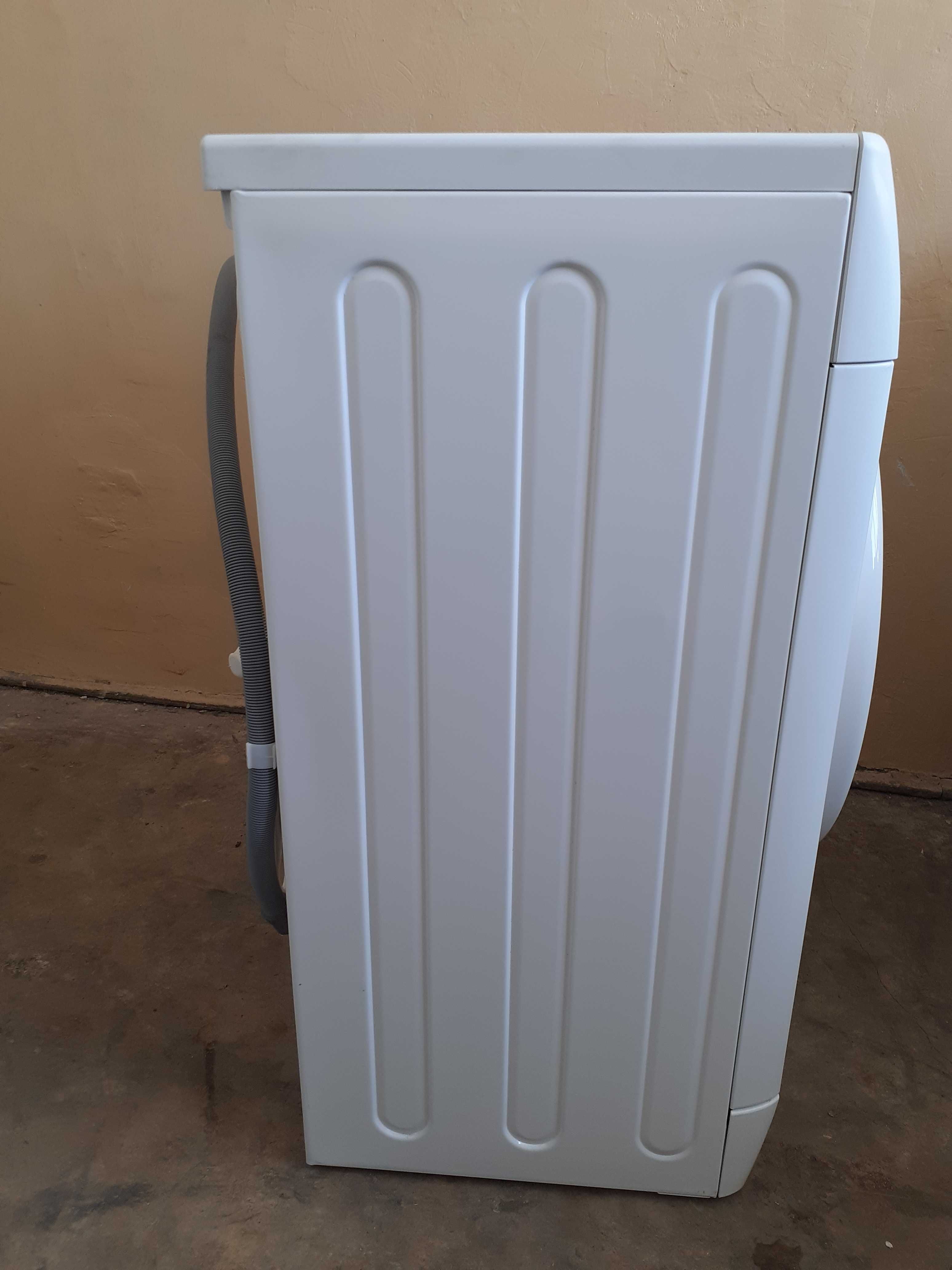 SLIM-WHIRLPOOL-6 kg,1200 rotatii