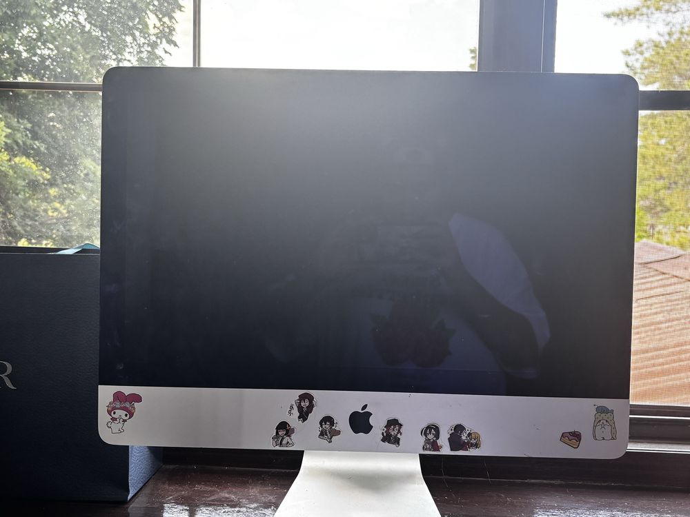 IMac 2015 года. Курьером не отсылаем. Отдаем товар лично.