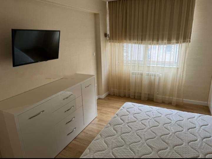 Продава се Тристаен апартамент в София, Белите брези - 84 кв.м за 1917 €/кв.м - Снимка #5