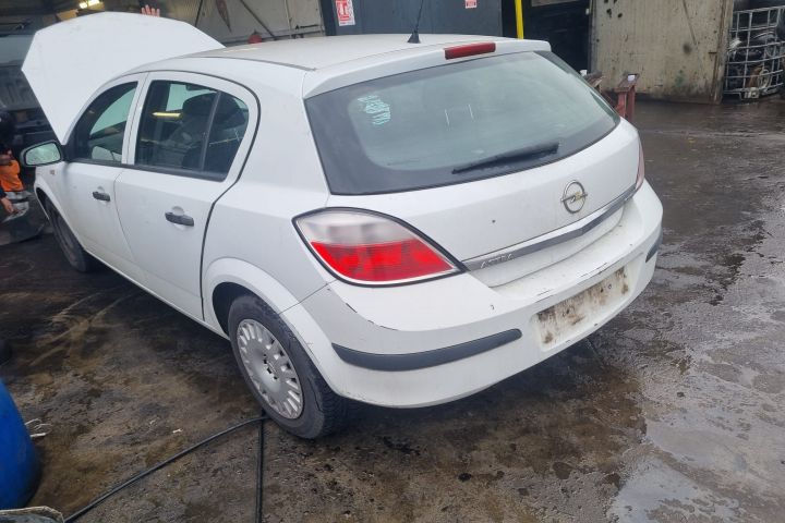 Far dreapta Opel Astra H (facelift)