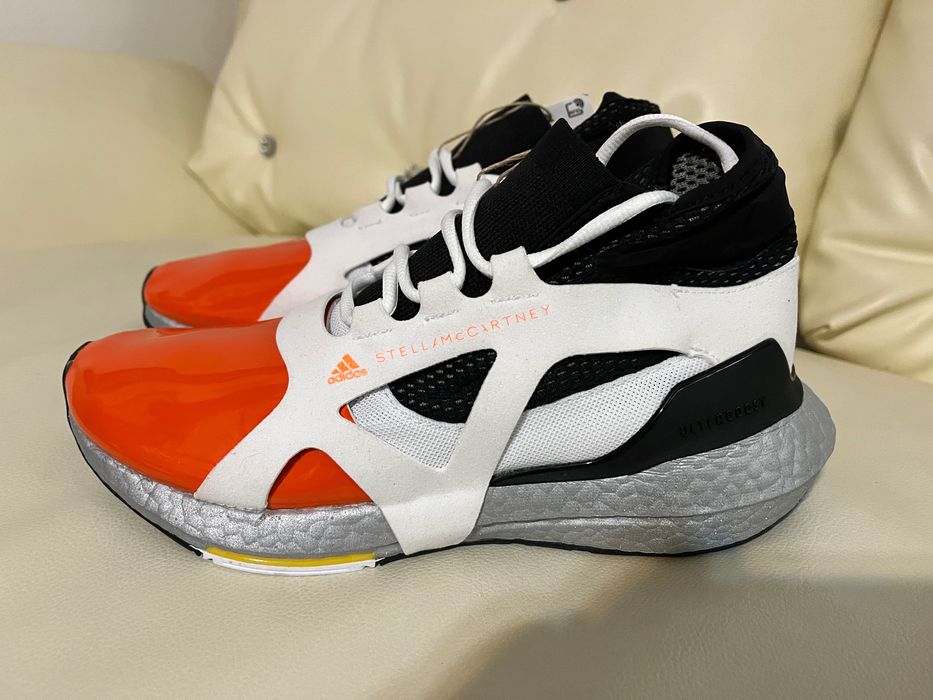 19 perechi pantofi sport Adidas Adizero Yeezy Stella McCartney
