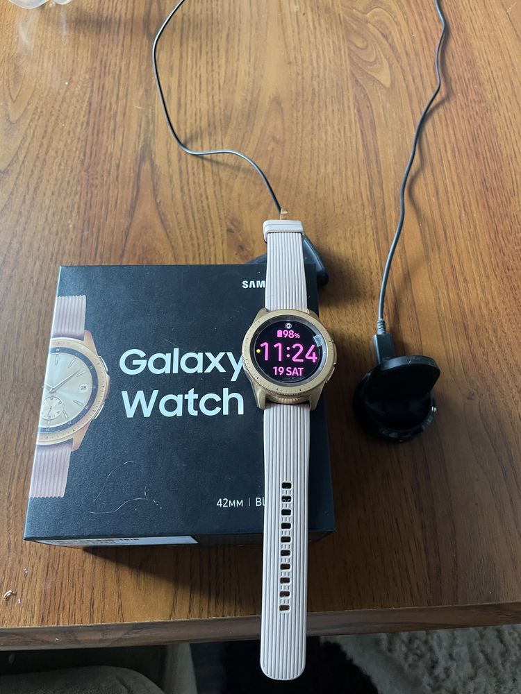 Продам смарт часы Samsung Galaxy Watch 42mm