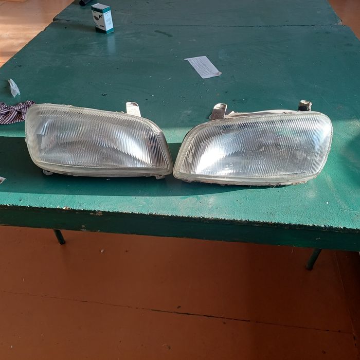 Продам фары на RAV4