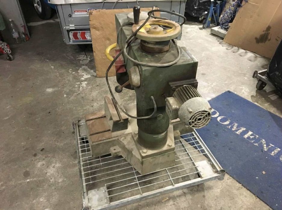 Машина за шлайфане на глави