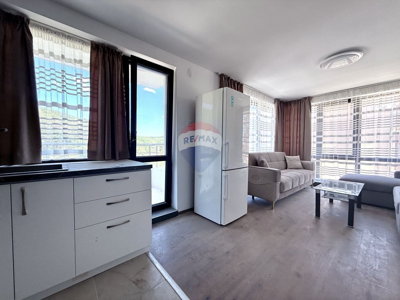 Панорамен апартамент с две спални за продажба, кв. Виница, гр. Варна,