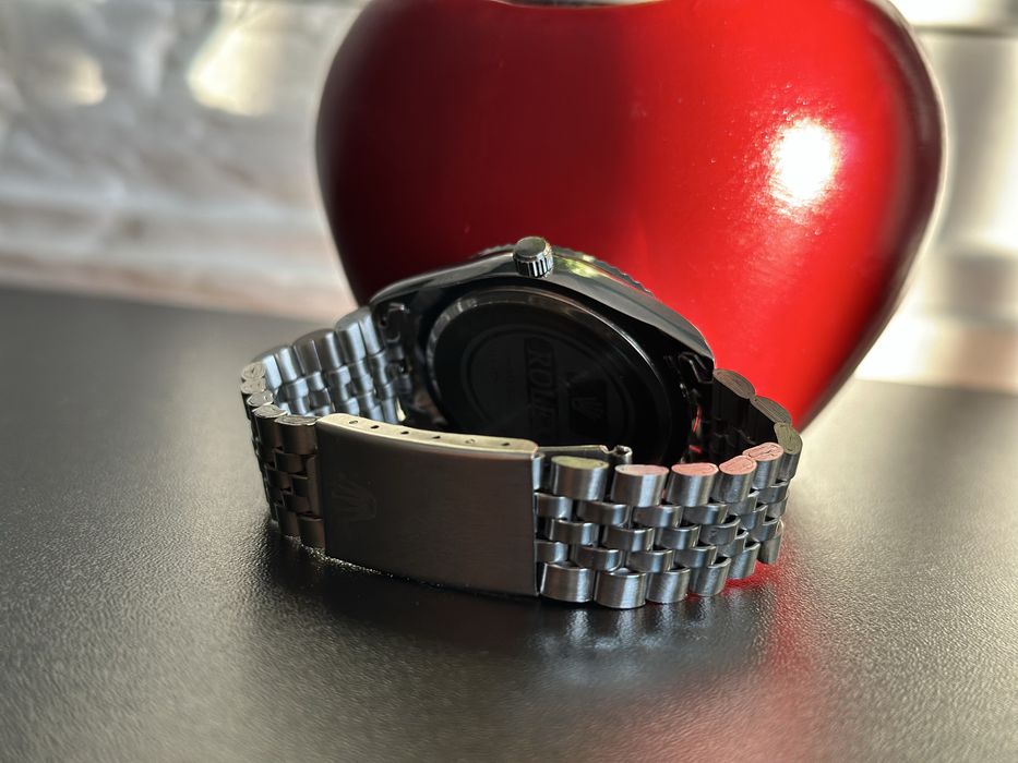 Нов сребърен часовник