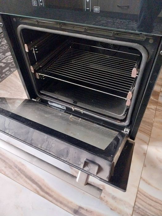 Фурна за вграждане   Point