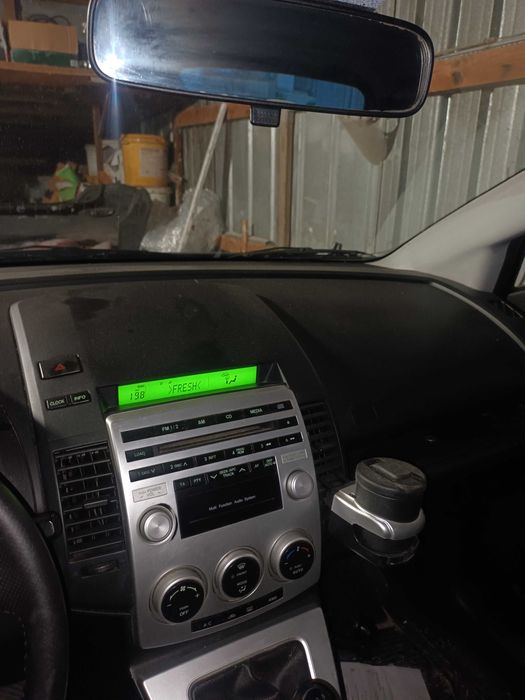 Продавам Мазда 5 1.8 бензин