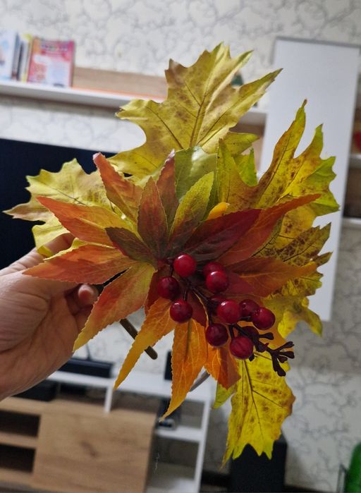 Ободок осенний с листьями