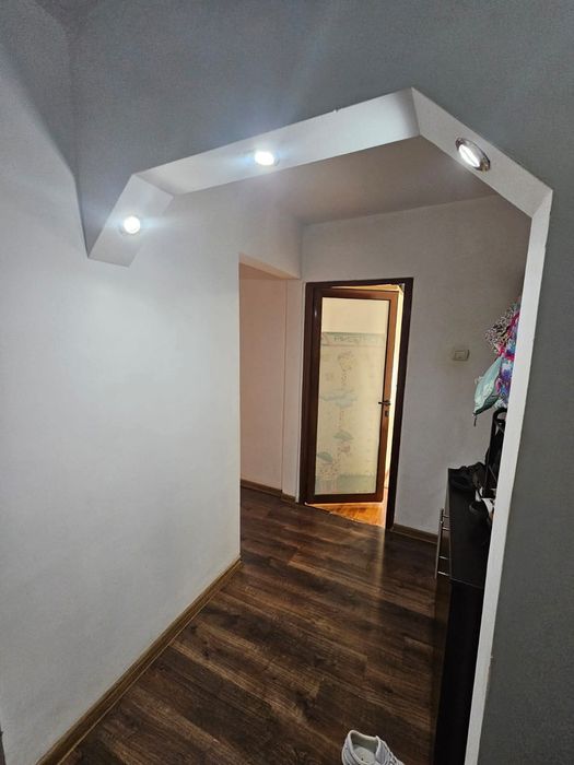 Apartament cu 3 camere de vânzare in Curtea de Arges (74,82 m²)