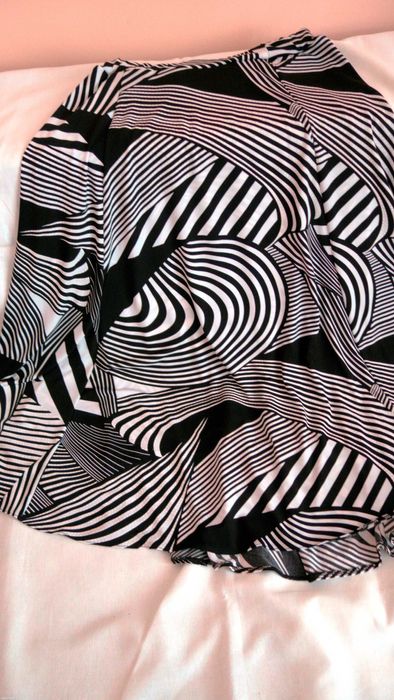 Fustă lungă , nepurtată, fabricată în Polonia